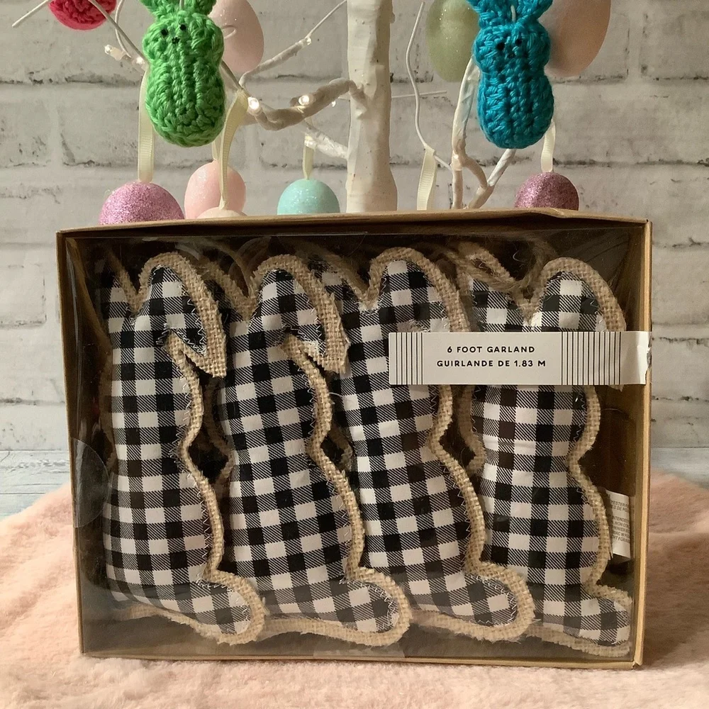 Black & White Buffalo Checkered 6ft. Bunny Garland